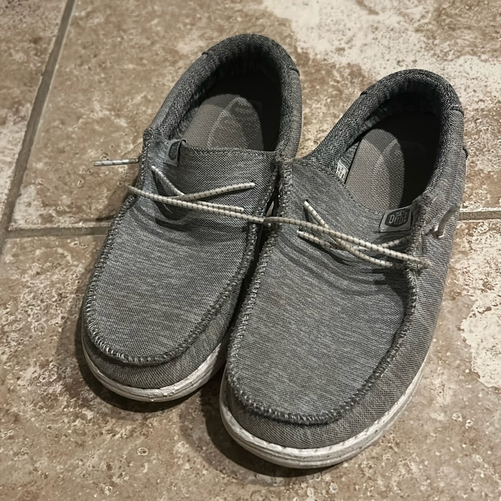 Hey Dude boys size 3 shoes